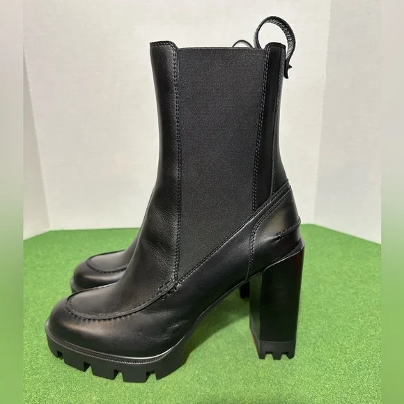 Christian Louboutin Black Calfskin Leather Glory 100 Booty Boots Womens 40 US 10